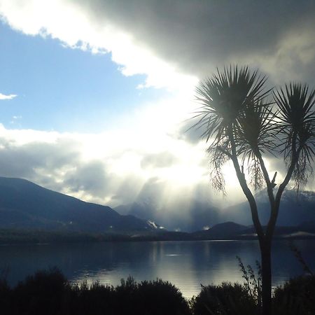 Shakespeare House Bed & Breakfast Te Anau Dış mekan fotoğraf