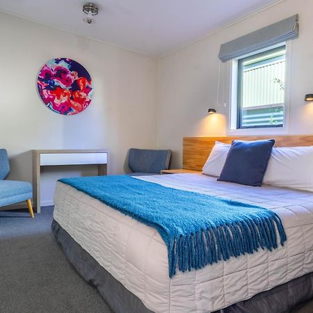 Shakespeare House Bed & Breakfast Te Anau Dış mekan fotoğraf
