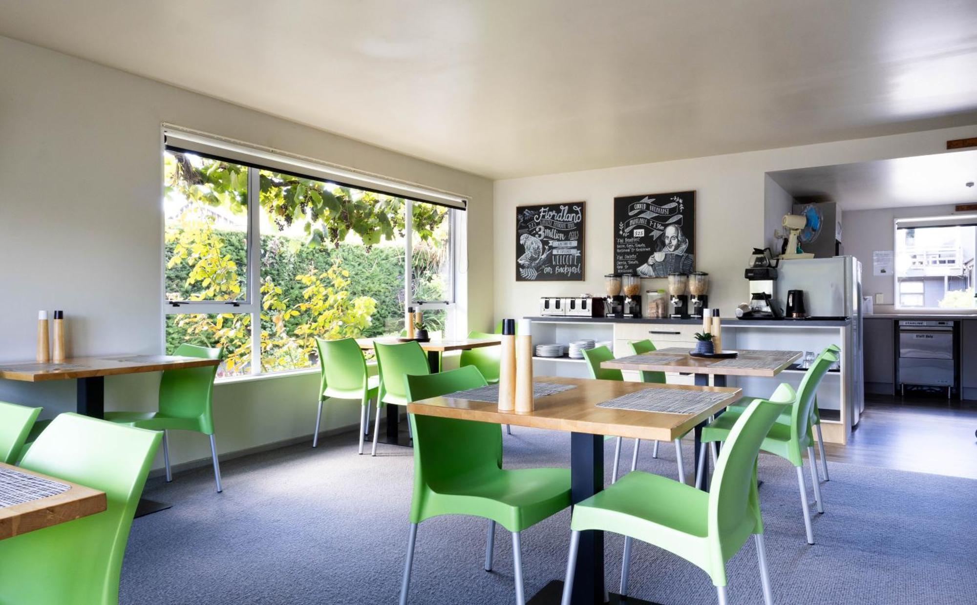 Shakespeare House Bed & Breakfast Te Anau Dış mekan fotoğraf